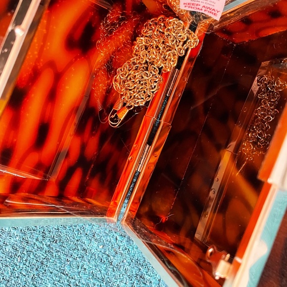 Tortoise Box Clutch - Picture 3 of 6